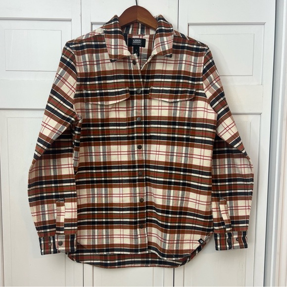Duluth Trading Co Other - Men’s Alaskan Hardgear Snap Flannel Shirt Size MediumRed/White/Blue/Brown Plaid